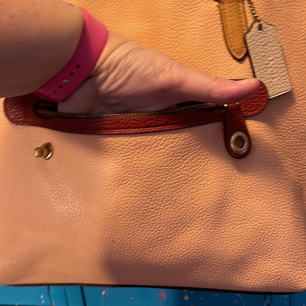 Authentic COACH PURSE Peach and wine colored. - Picture 5 of 11